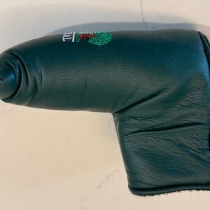 Putter head cover with Colonial Country Club logo